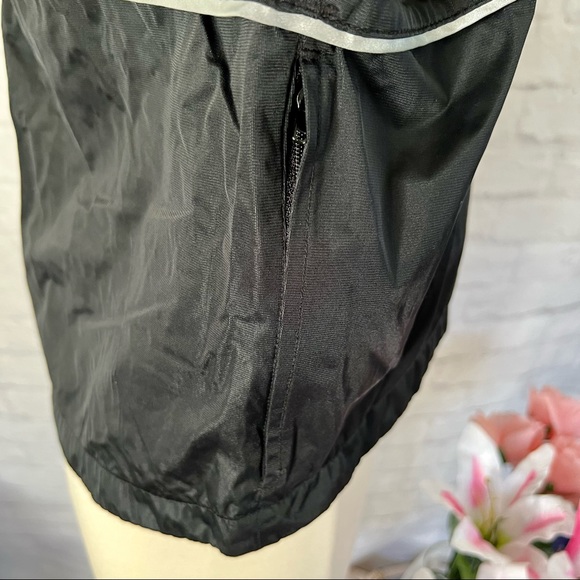 New Balance Windbreaker - Picture 14 of 16